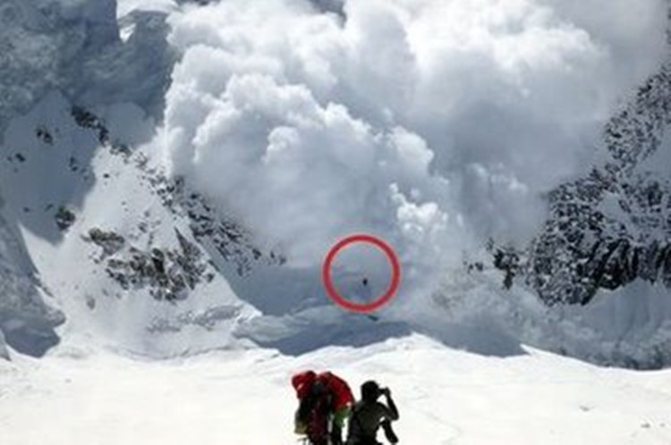 雪崩 雪崩